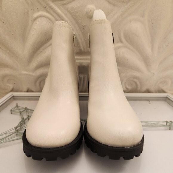 Sun + Stone "Morghan" White Booties. NIB. Size 7 - Picture 4 of 10